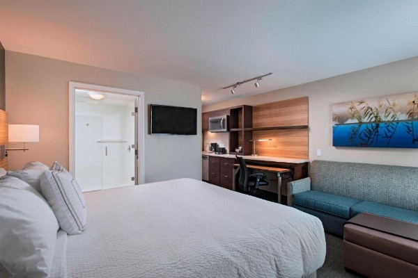 TownePlace Suites by Marriott Lakeland image 16